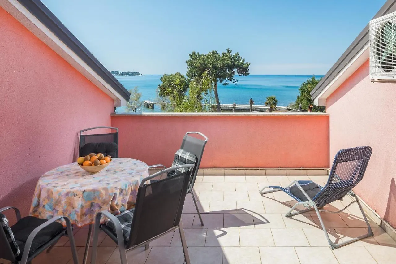 Apartment Ferienwohnung Sea Star with Stunning Sea View Poreč