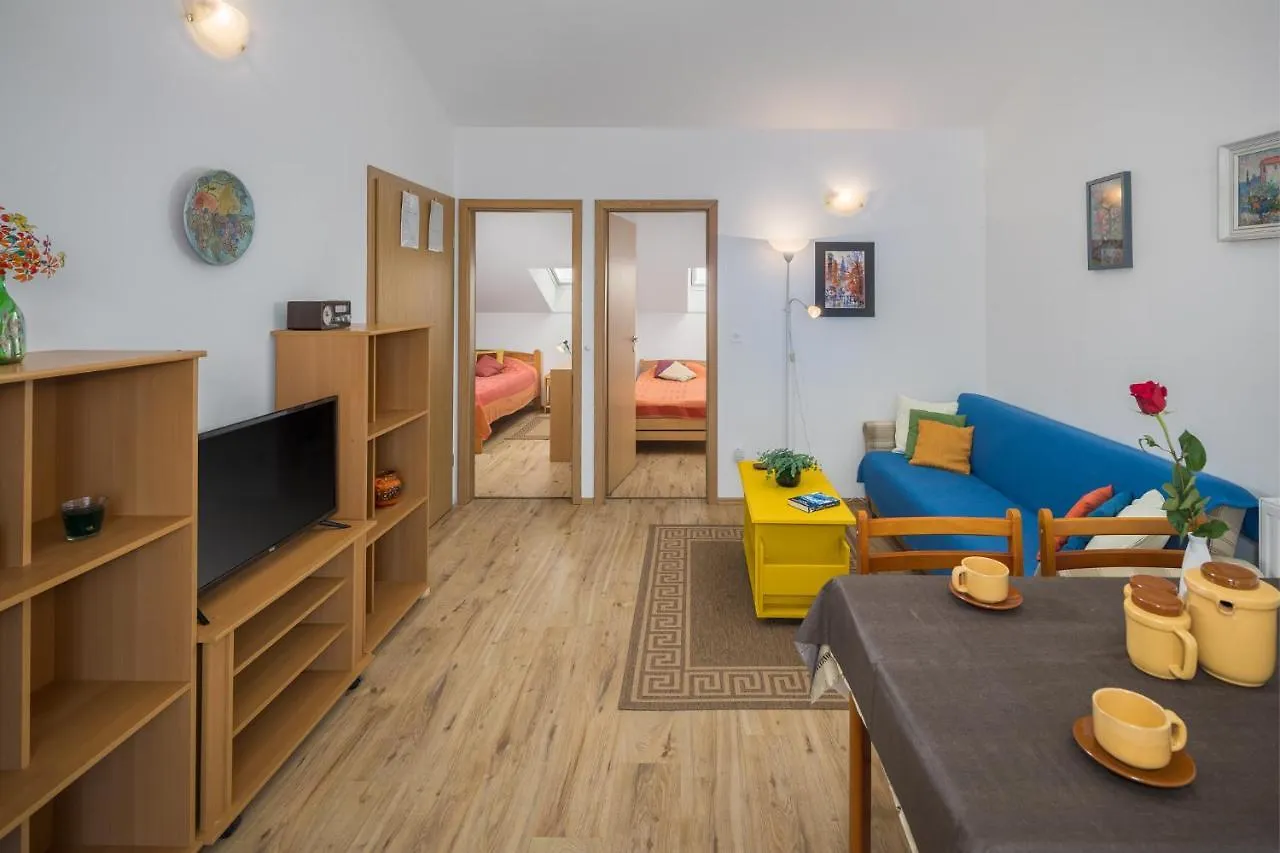 Apartment Ferienwohnung Sea Star with Stunning Sea View Poreč Kroatien